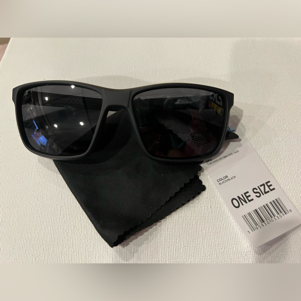 32 Degrees Unisex Sunglasses NWT Black